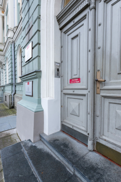 Kultūras ministrijas ēkas Z. A. Meierovica bulvārī 14-7, Rīgā galvenā ieeja