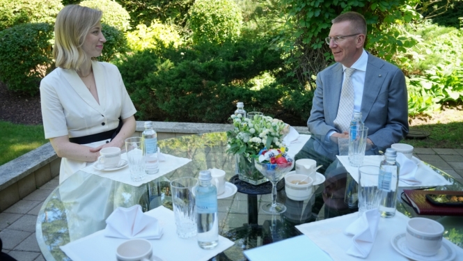 Valsts prezidenta Edgara Rinkēviča tikšanās ar kultūras ministri Agnesi Lāci, foto: Ilmārs Znotiņš, Valsts prezidenta kanceleja.