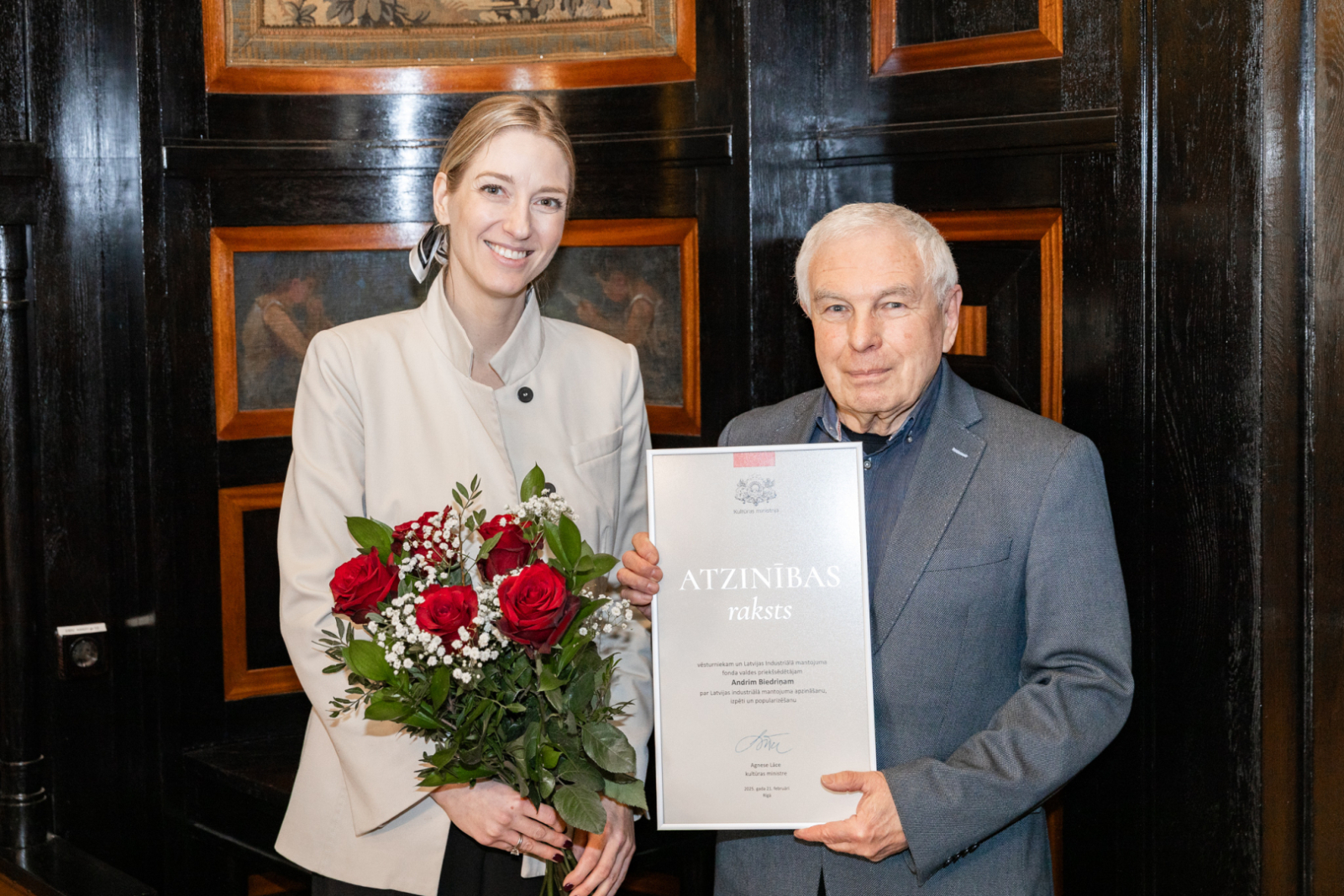 21.02.2025_KM Atzinības raksta pasniegšana Andrim Biedriņam