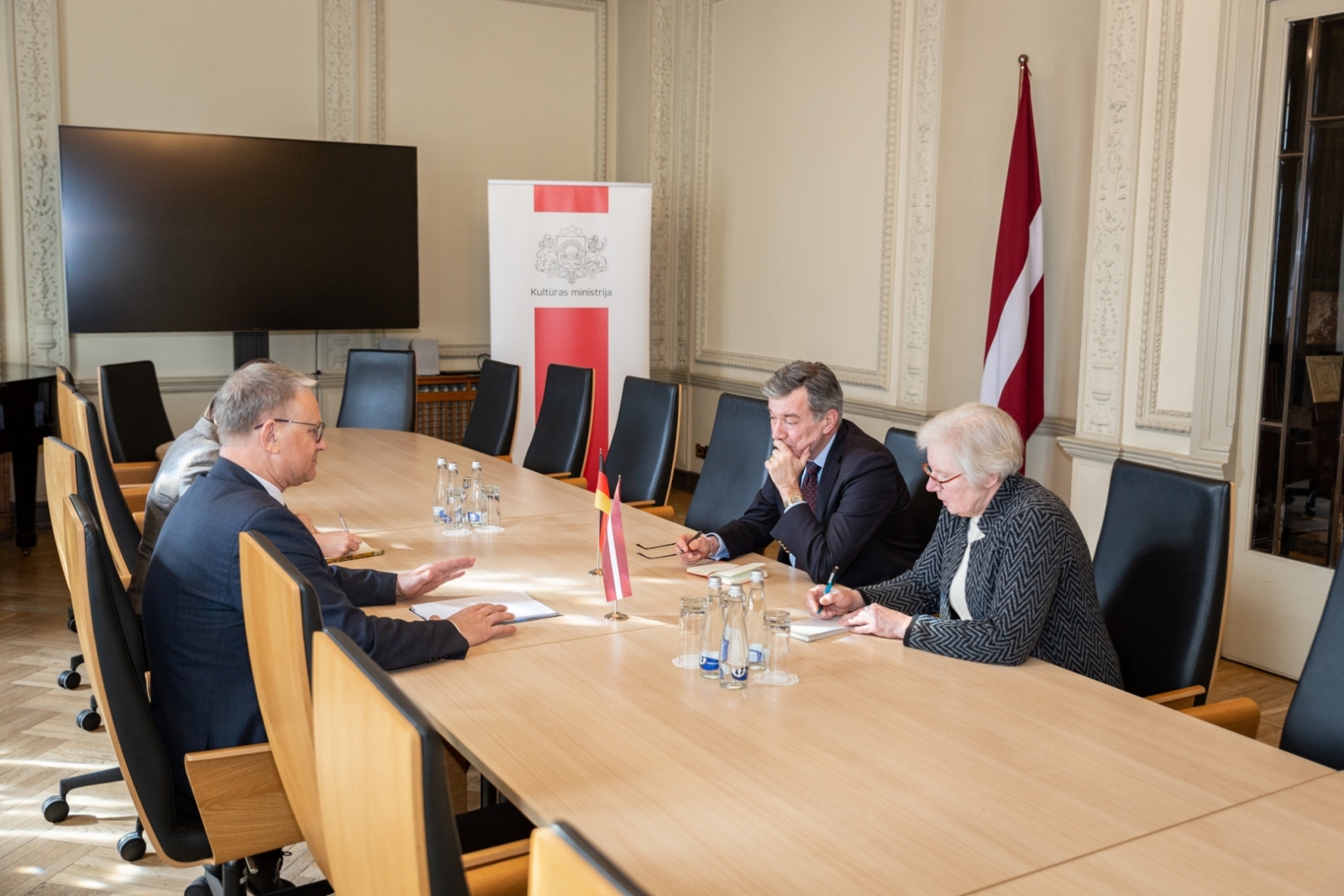 Tikšanās ar Vācijas vēstnieku Latvijā V.E. Kristianu Heltu (Christian Heldt)
