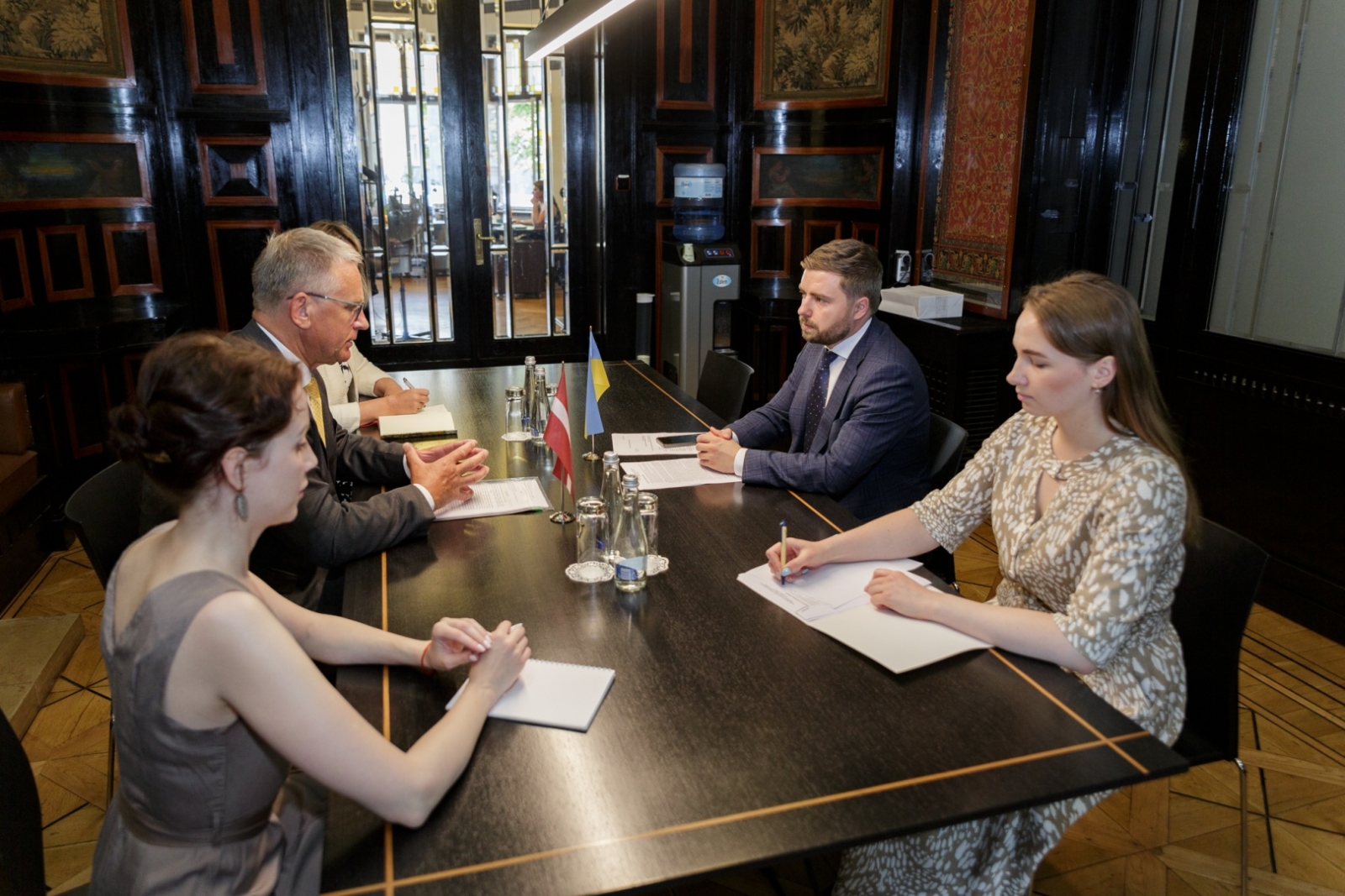 Kultūras ministrs Nauris Puntulis tiekas ar Ukrainas vēstnieku Latvijā V.E. Anatoliju Kucevolu (H. E. Mr Anatolii Kutsevol)