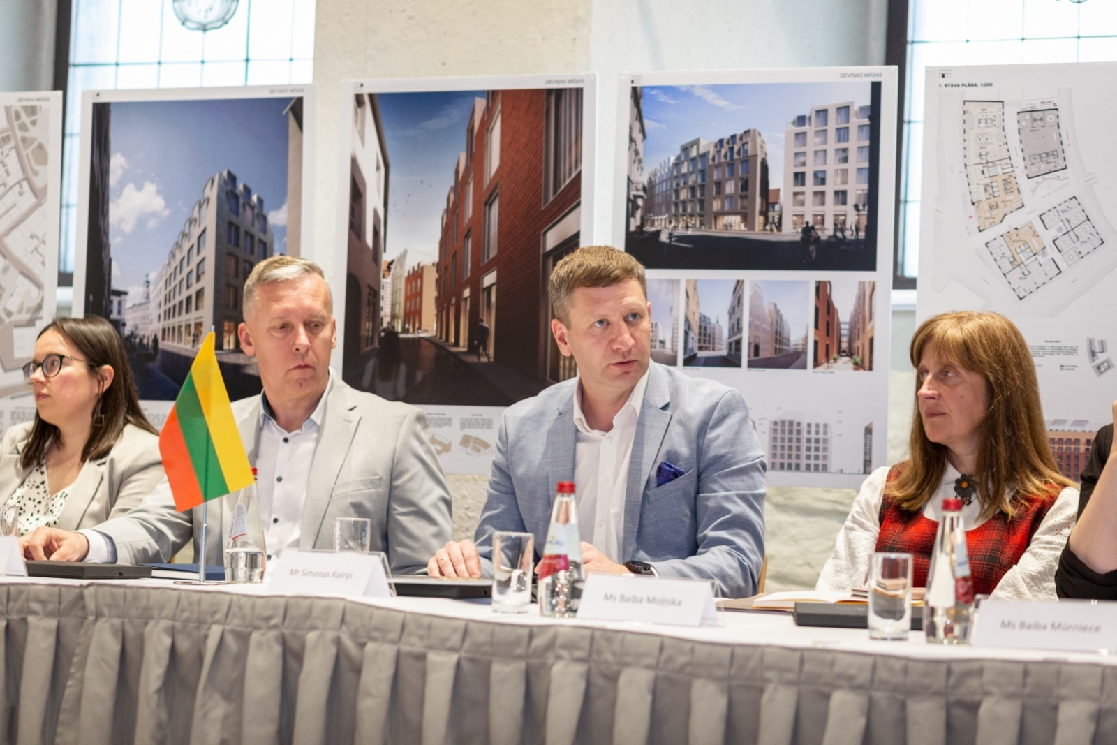 Piecu valstu kultūras ministri paraksta deklarāciju Ukrainas atbalstam