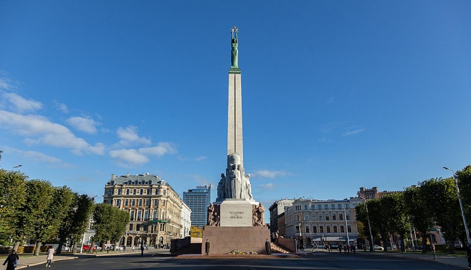 Izglītības, kultūras un zinātnes komisija virza Brīvības pieminekļa un Rīgas Brāļu kapu likumprojektu 3. lasījumam