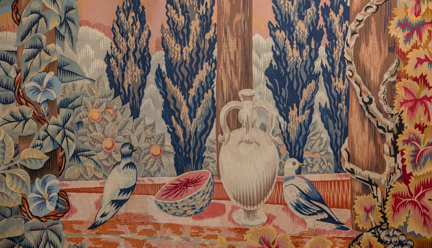 Fragments no gobelēna "Toskānas dārzs". Pjērs Dibreijs (1891-1970). Obisonas austuve. Mobilier national kolekcija. Foto - Ingus Bajārs