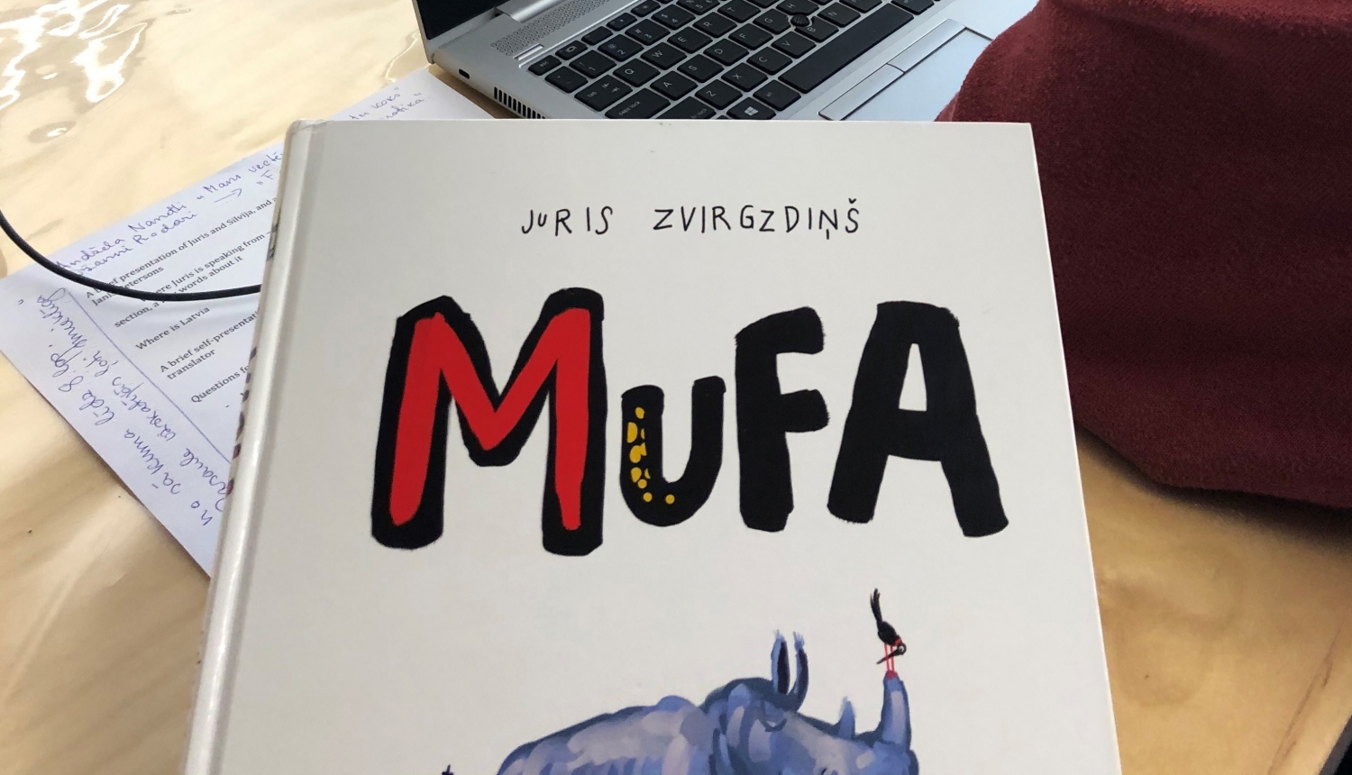 Jura Zvirgzdiņa grāmata "Mufa. Stāsts par Āfrikas balto degunradzēnu"