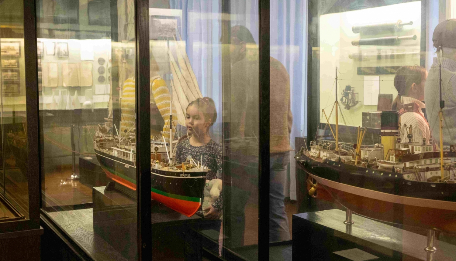 Rīgas vēstures un kuģniecības muzeja Latvijas kuģniecības vēstures ekspozīcijas fragments.
